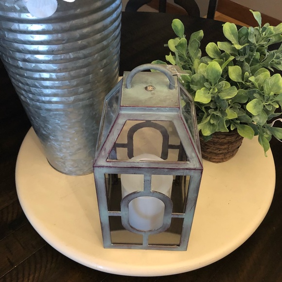 Modern Farmhouse LED Lantern with Candle - Picture 8 of 8